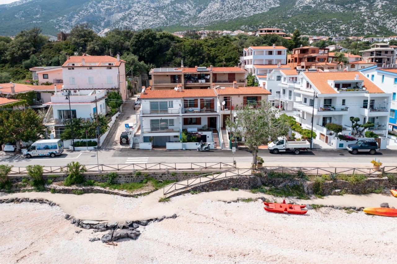 Casa Sulla Spiaggia Cala Gonone Exterior foto